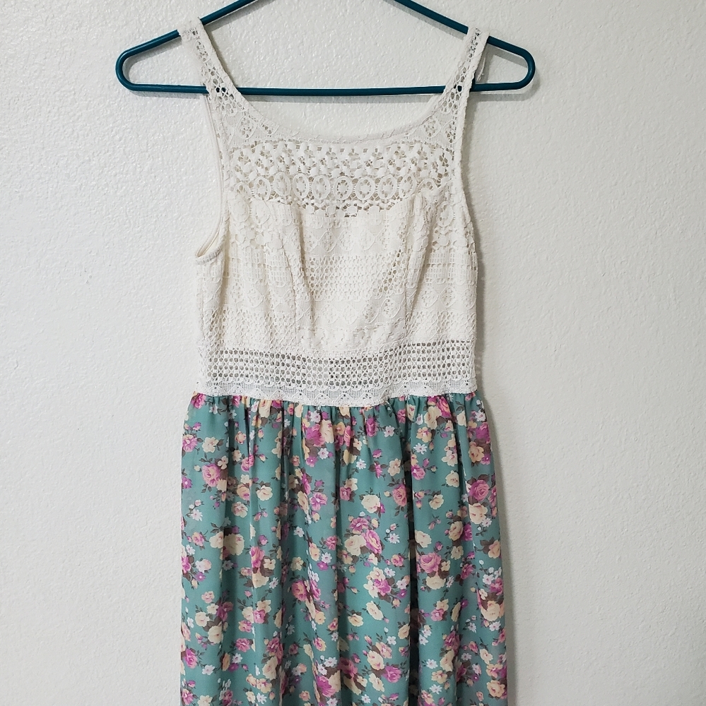 Women's dress